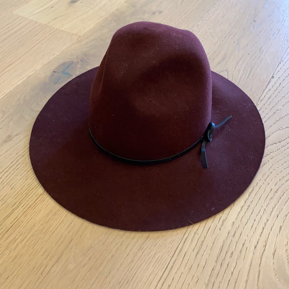 Wilfred Accessories - NWOT Wilfred Aritzia 100% Wool Hat